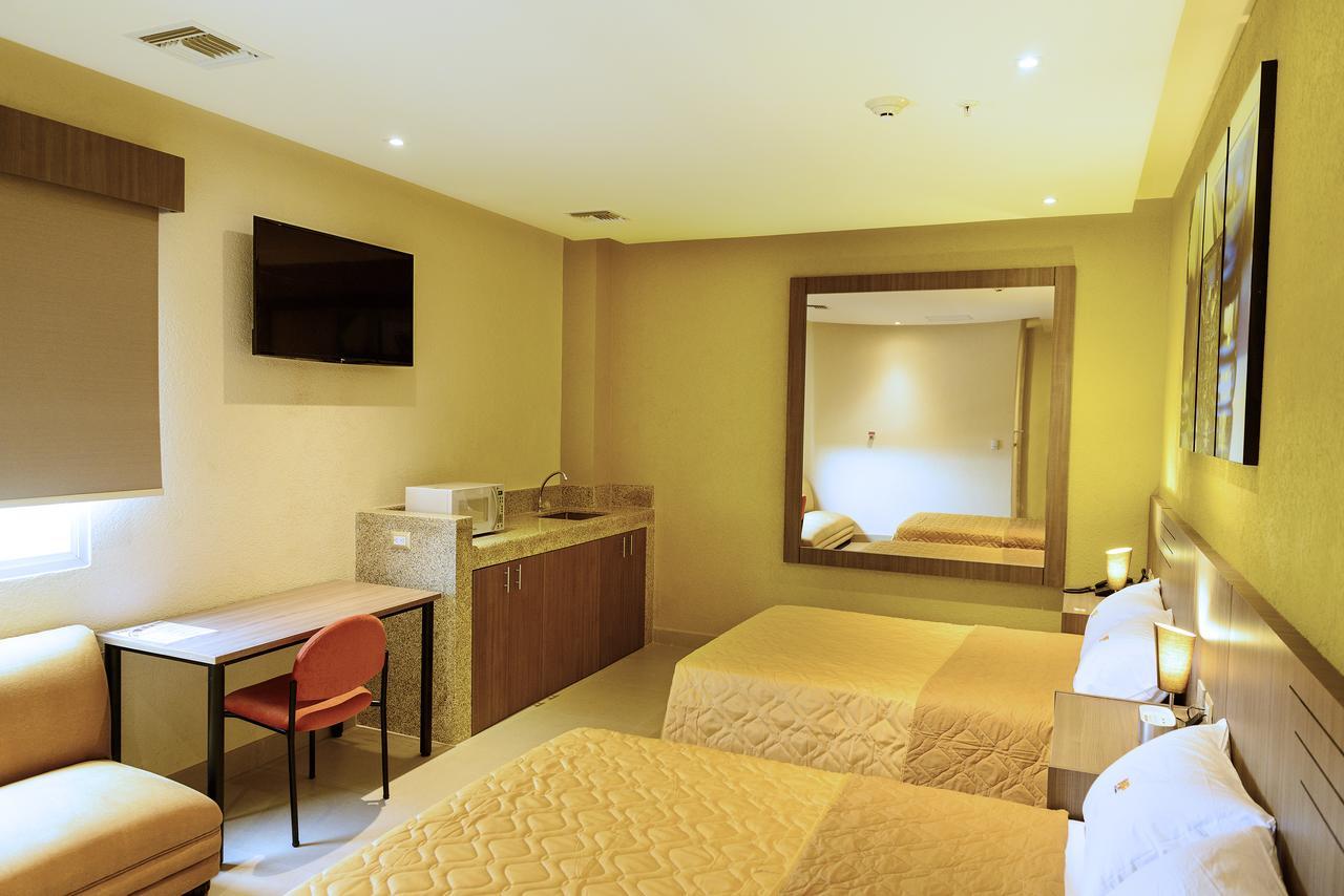 Np Hotel Y Suites Гуаякуил Екстериор снимка